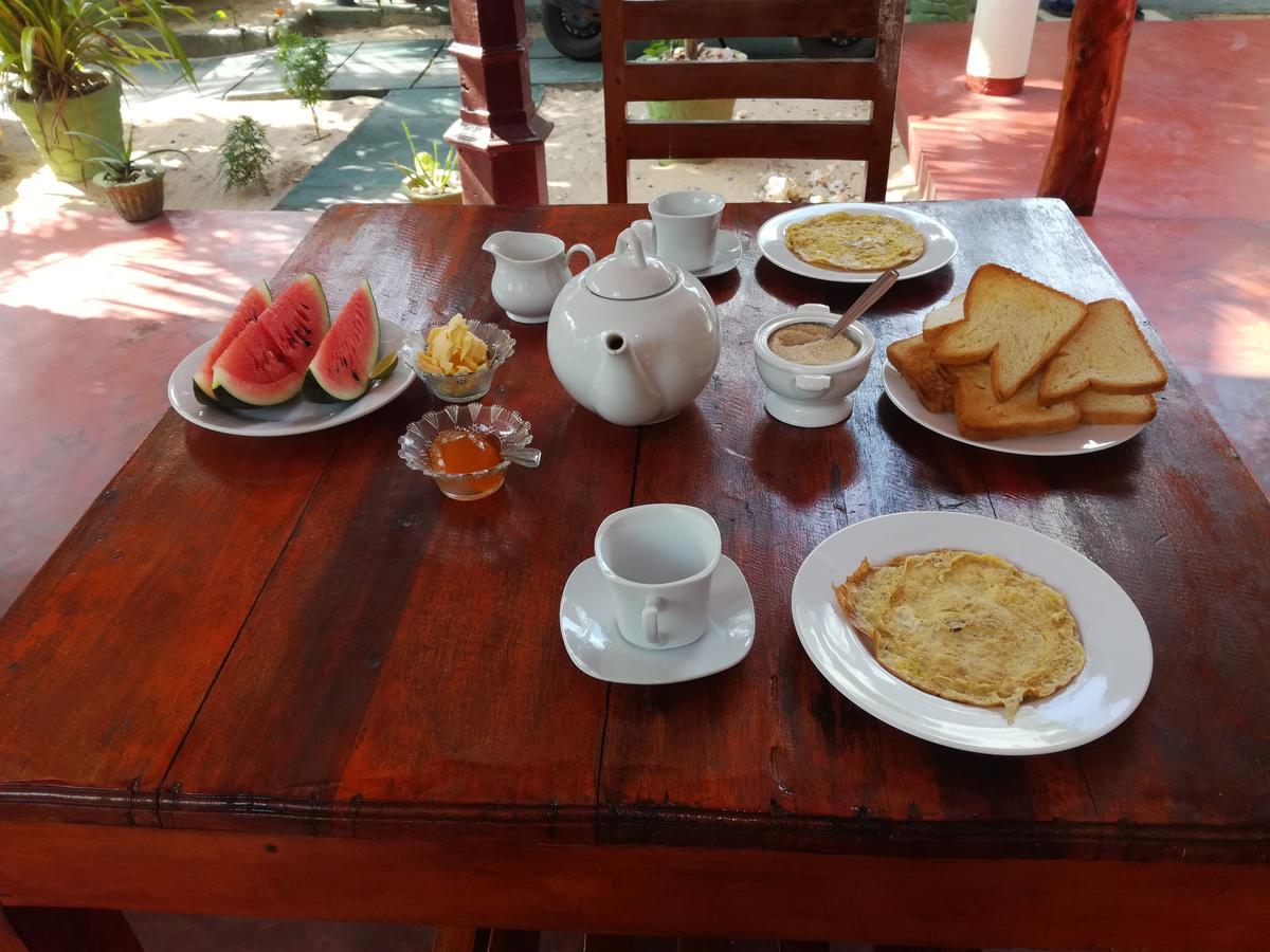 Julie Guest House 坦加拉 外观 照片