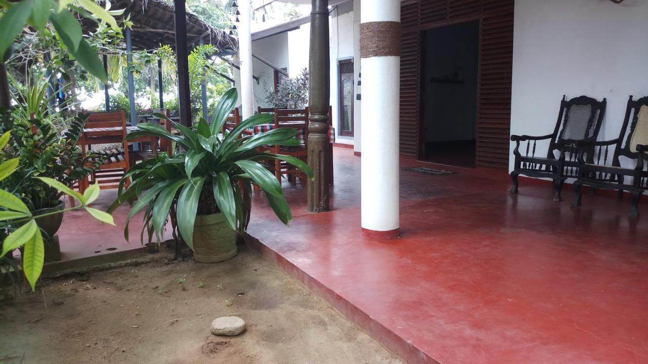 Julie Guest House 坦加拉 外观 照片