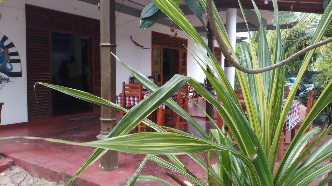 Julie Guest House 坦加拉 外观 照片