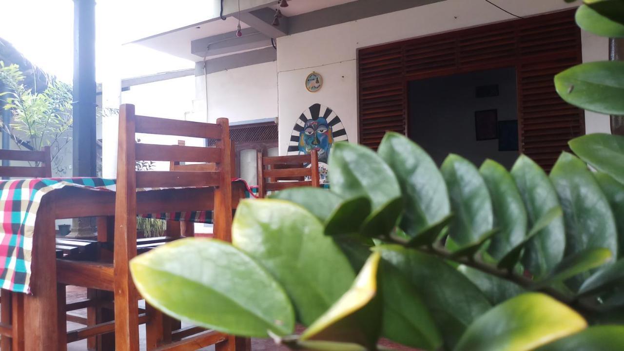 Julie Guest House 坦加拉 外观 照片